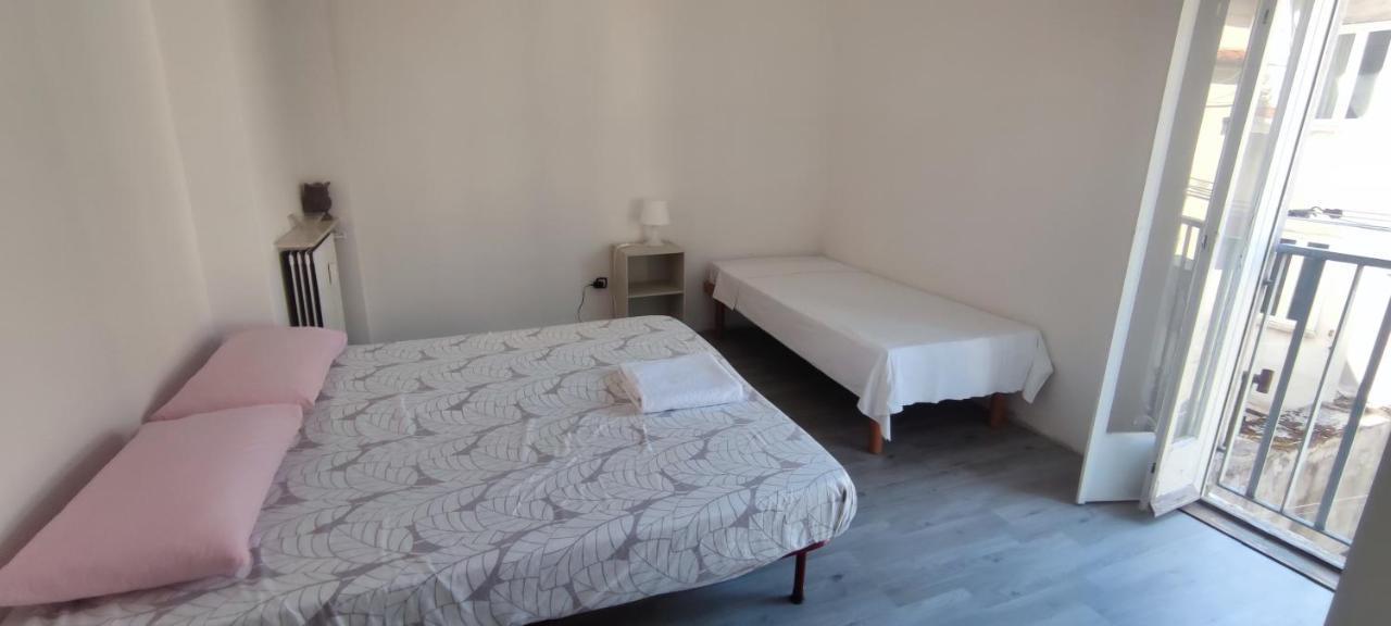 Slataper 22 - Sunny, Central And Confortable Триест Экстерьер фото