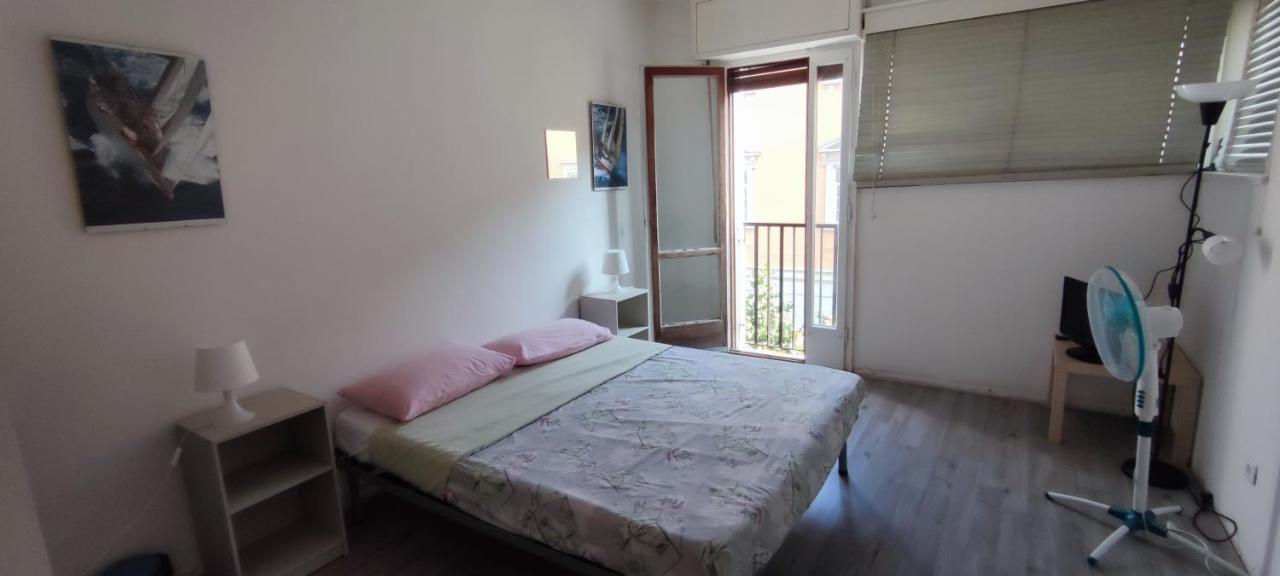 Slataper 22 - Sunny, Central And Confortable Триест Экстерьер фото