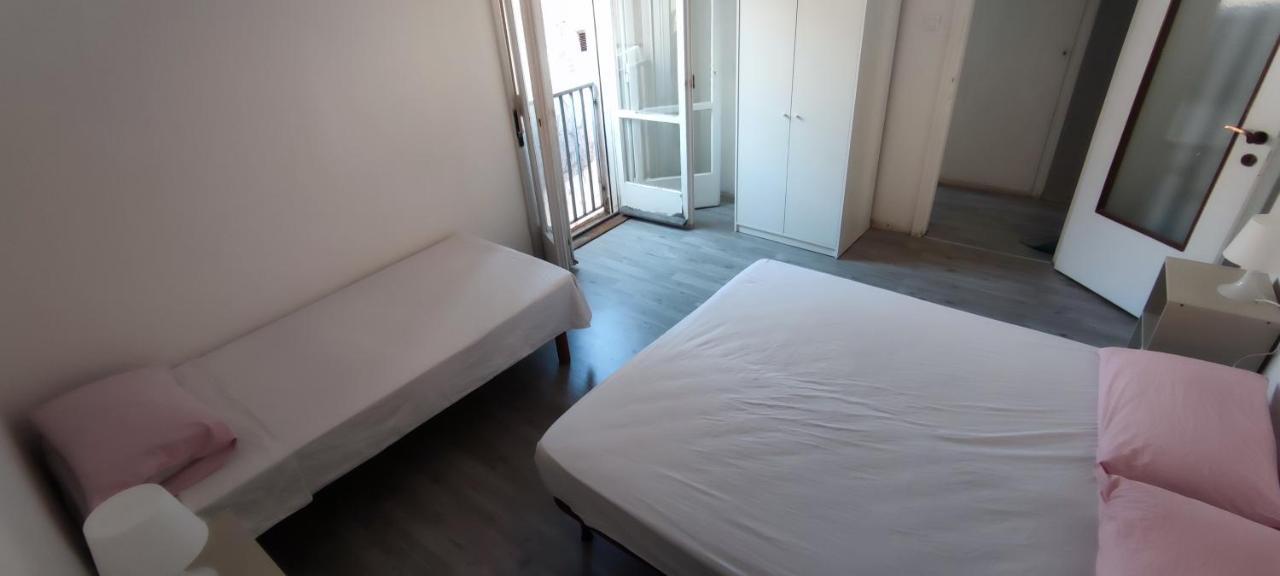 Slataper 22 - Sunny, Central And Confortable Триест Экстерьер фото